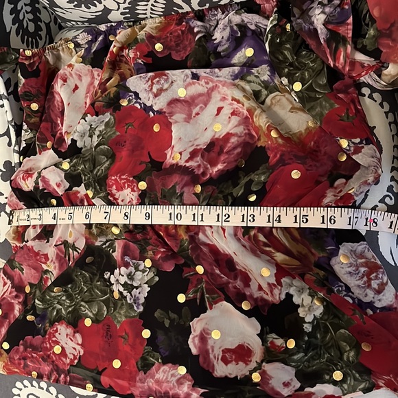 EXPRESS Off-the-Shoulder Floral Top with Gold Metallic Polka Dots-SZ Lg - Picture 13 of 16